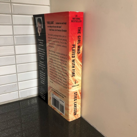 ๐ 3/$18 The Girl who Played with Fire: Stieg Larsson - Picture 5 of 11
